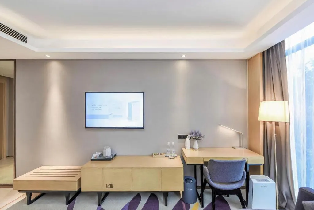 Lavande Hotel·Xishuangbanna Jinghong Songkran Square