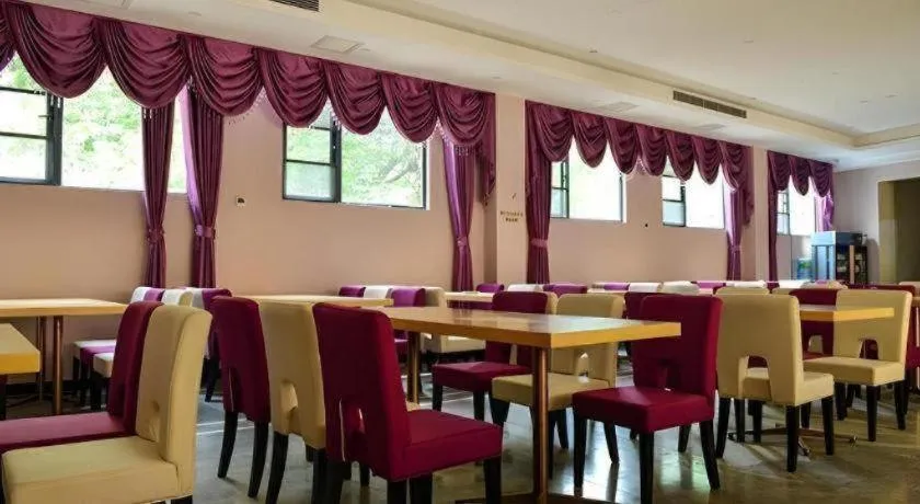 Lavande Hotel·Xishuangbanna Jinghong Songkran Square