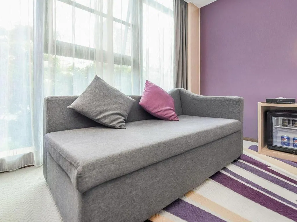 Lavande Hotel·Xishuangbanna Jinghong Songkran Square