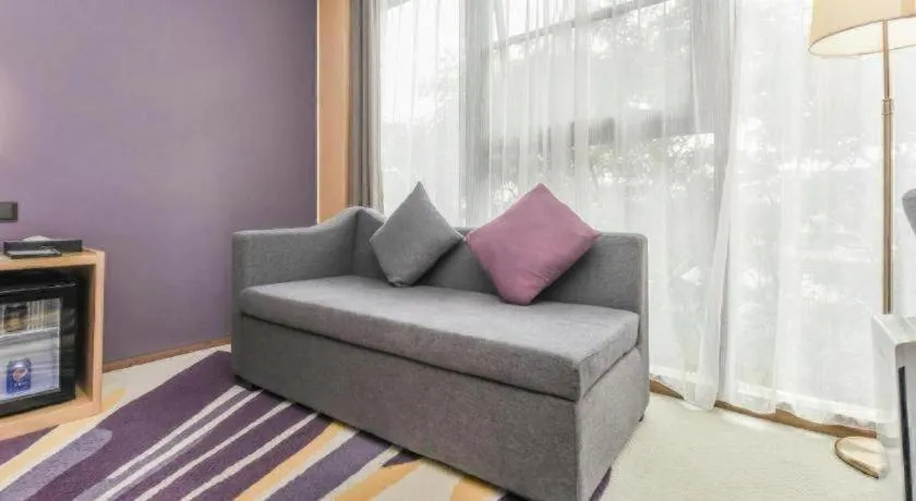 Lavande Hotel·Xishuangbanna Jinghong Songkran Square