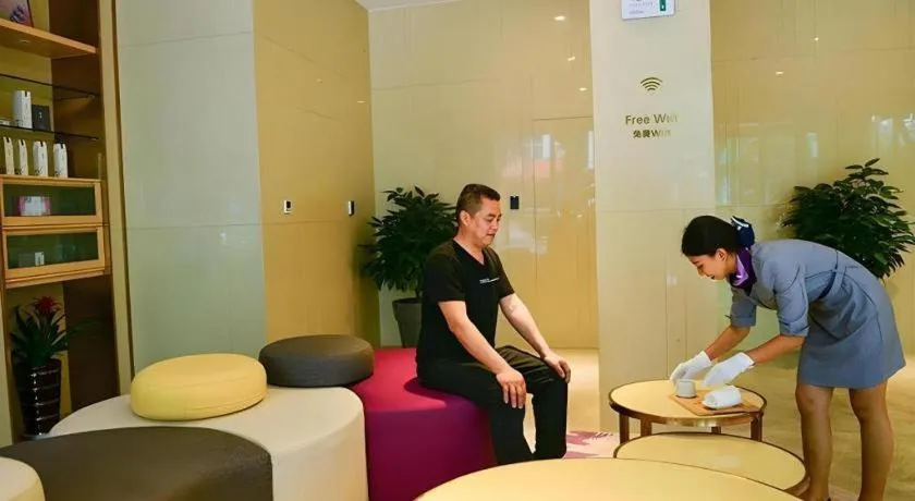 Lavande Hotel·Xishuangbanna Jinghong Songkran Square