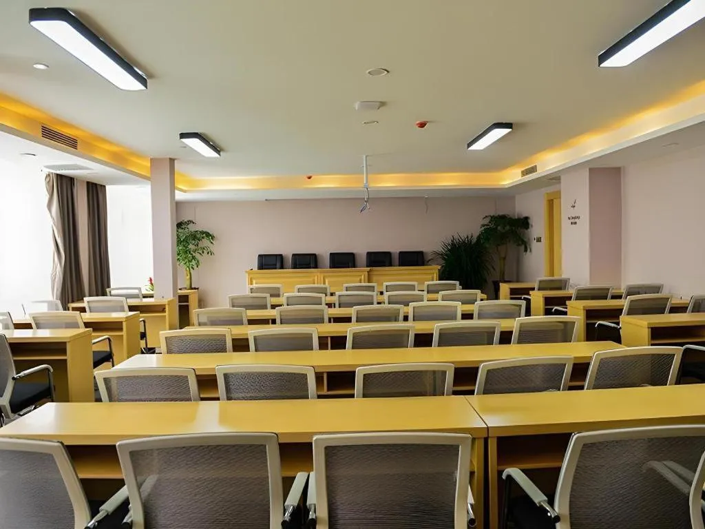 Lavande Hotel·Xishuangbanna Jinghong Songkran Square