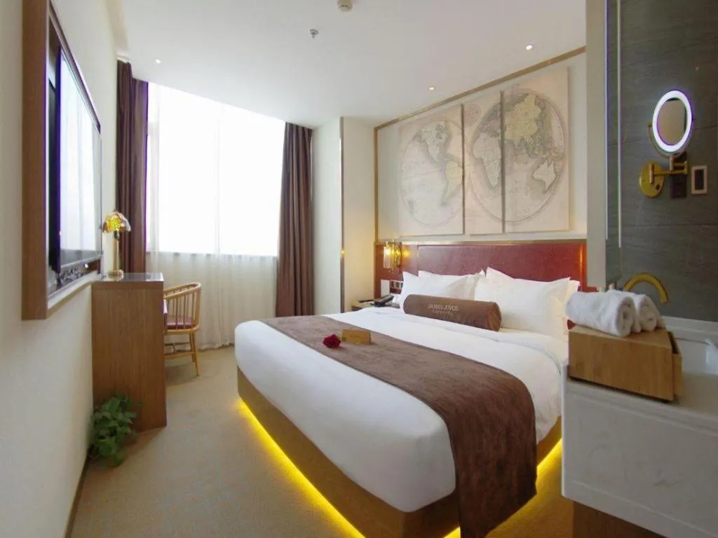 Bed in James Joyce Coffetel Beijing Yizhuang Rongjing East Street Subway Station