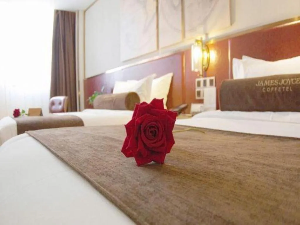 Bed in James Joyce Coffetel Beijing Yizhuang Rongjing East Street Subway Station