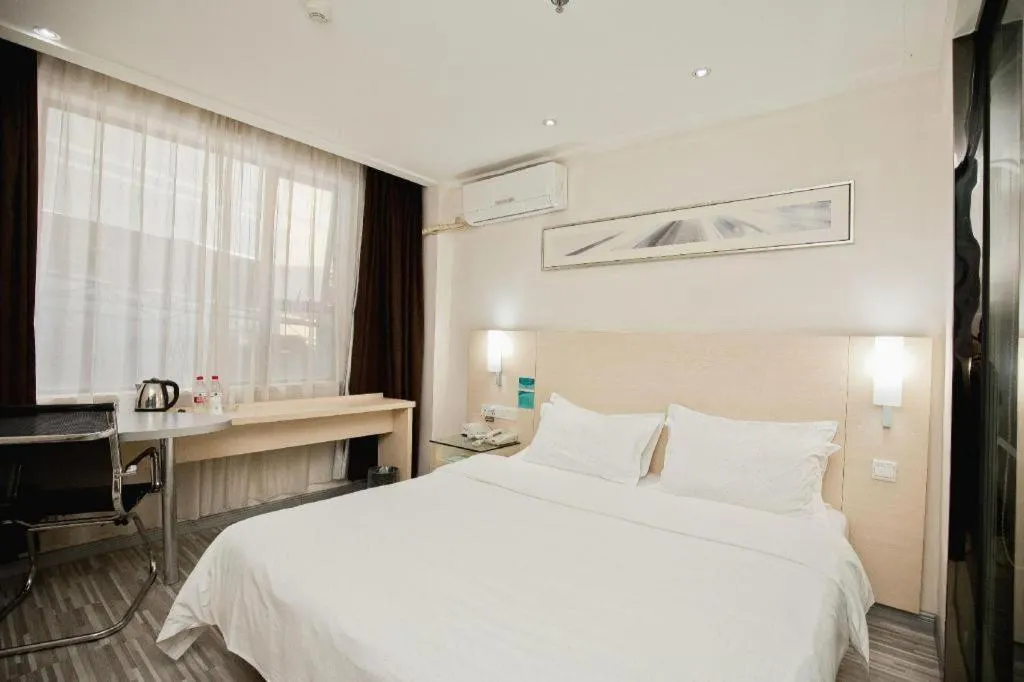 Bed in City Comfort Inn Yulin Bobai Pedestrian Street