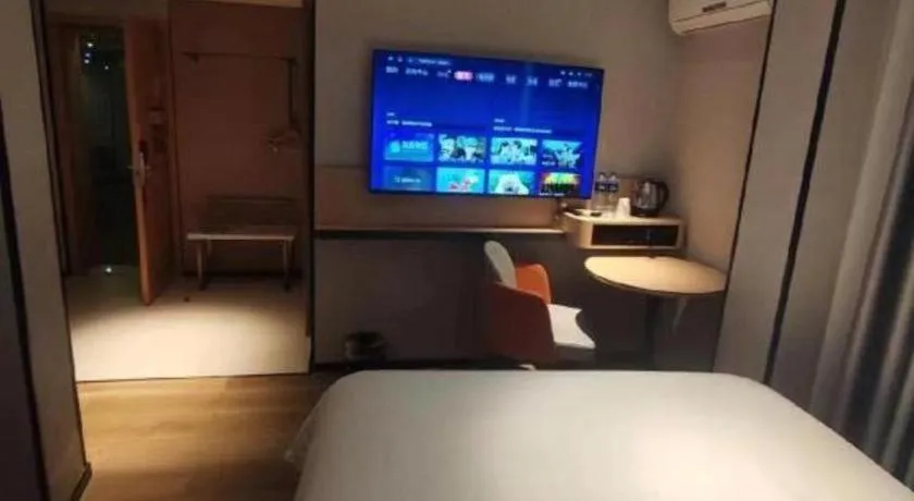 Bed in City Comfort Inn Yulin Bobai Pedestrian Street
