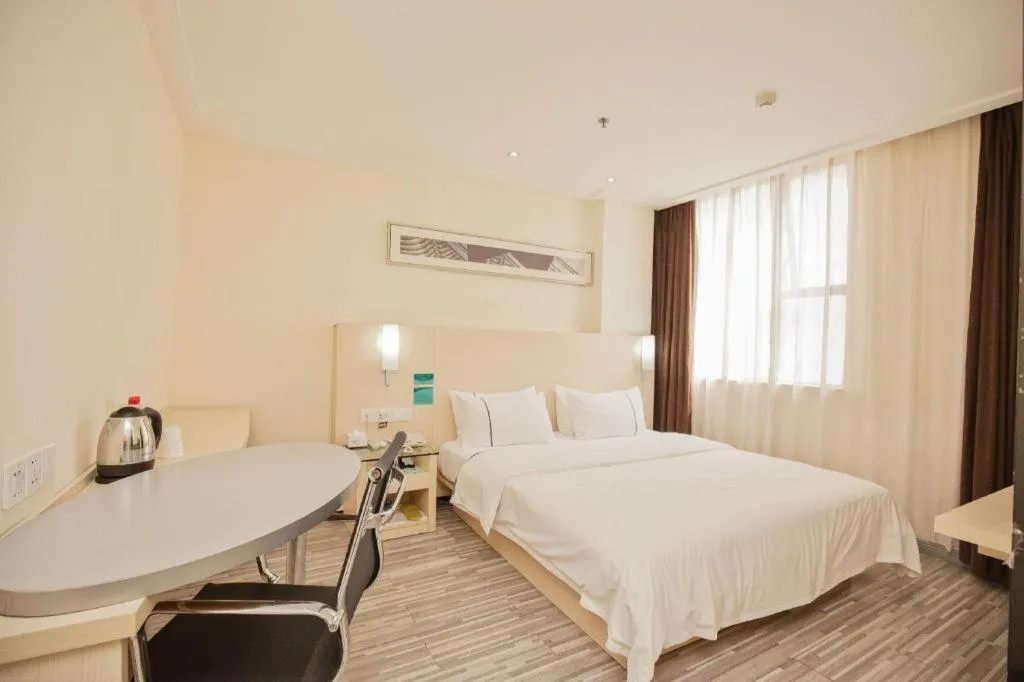 Bed in City Comfort Inn Yulin Bobai Pedestrian Street