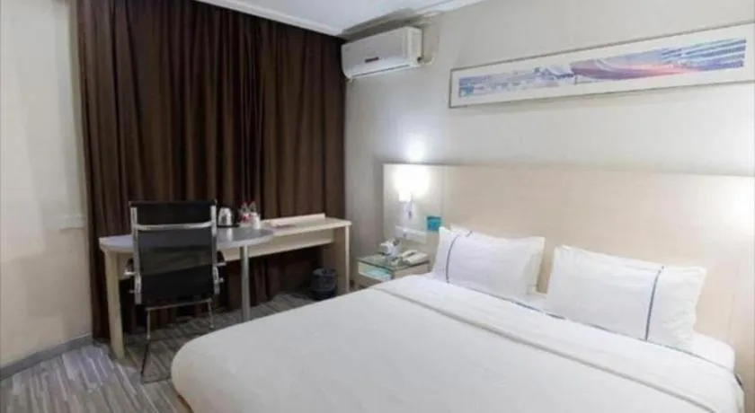 Bed in City Comfort Inn Yulin Bobai Pedestrian Street