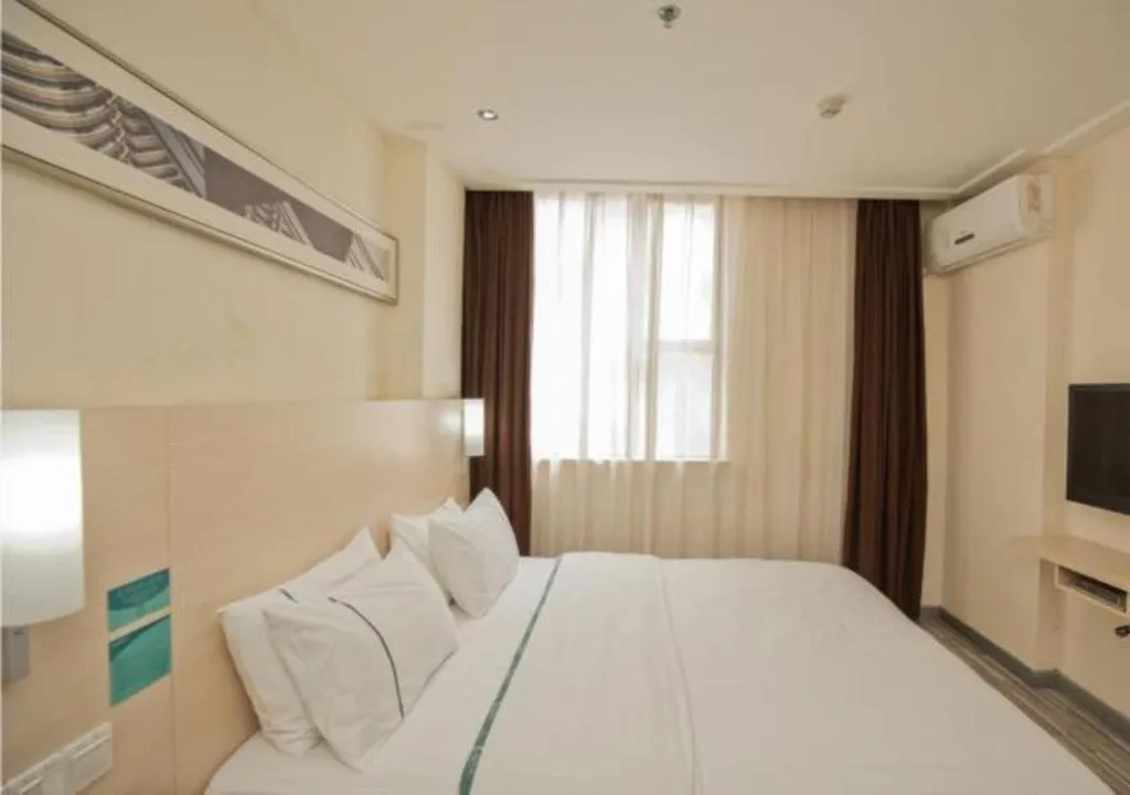 Bed in City Comfort Inn Yulin Bobai Pedestrian Street