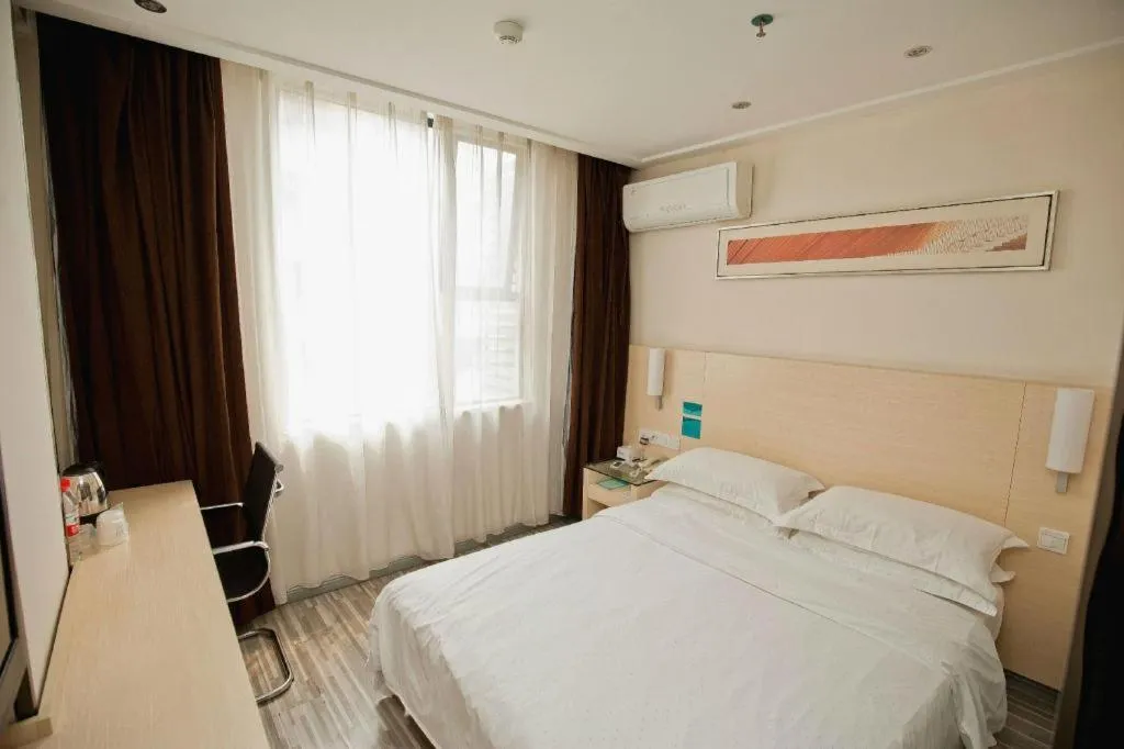 Bed in City Comfort Inn Yulin Bobai Pedestrian Street