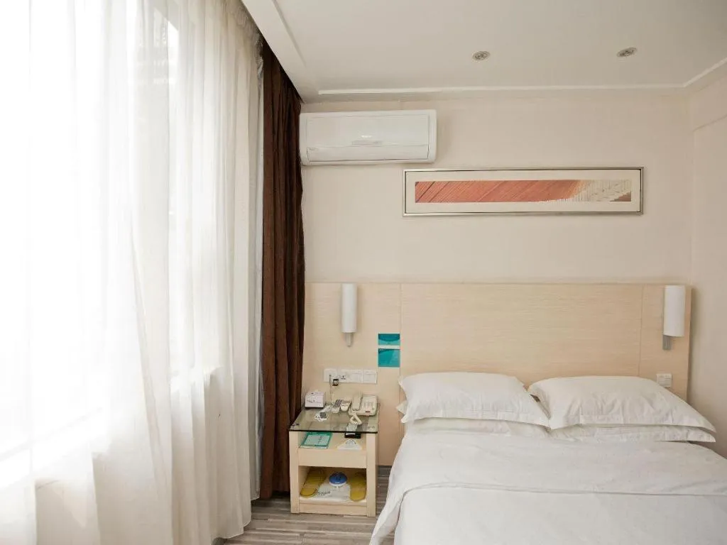 Bed in City Comfort Inn Yulin Bobai Pedestrian Street