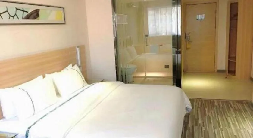 Bed in City Comfort Inn Chibi Railway Station