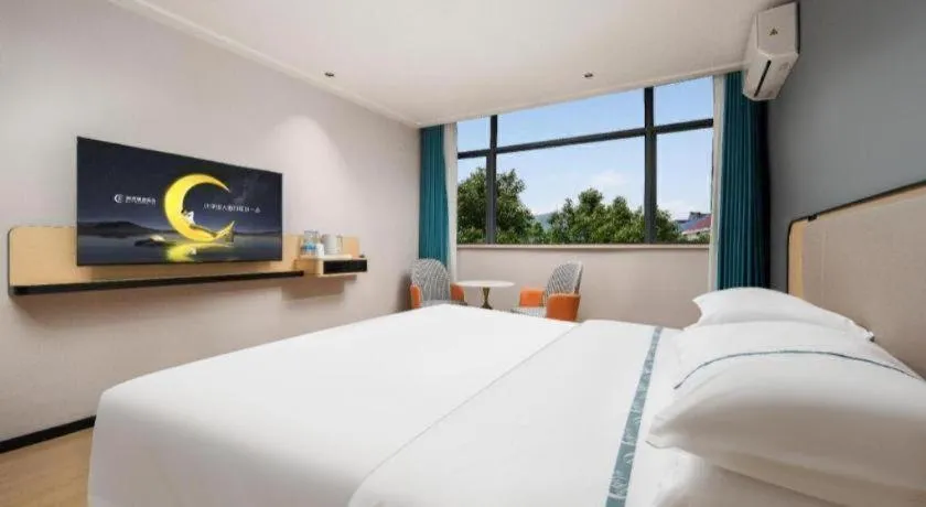 Bed in City Comfort Inn Chibi Railway Station