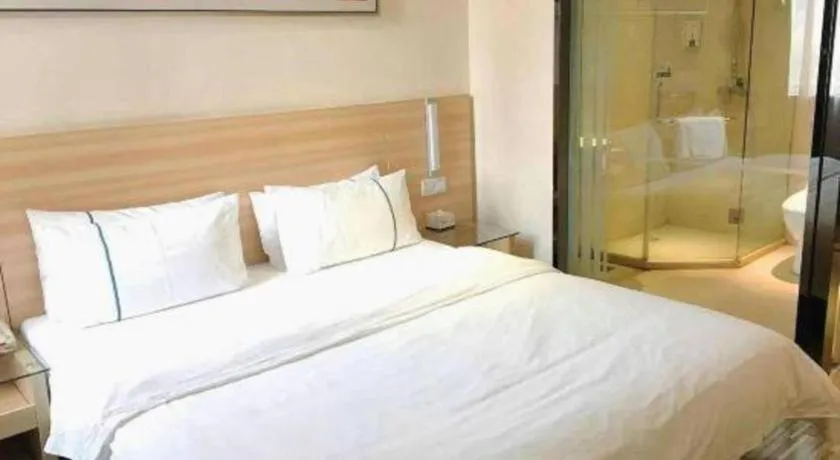 Bed in City Comfort Inn Chibi Railway Station