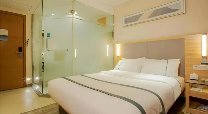 Bed in City Comfort Inn Nanning Guangxi University