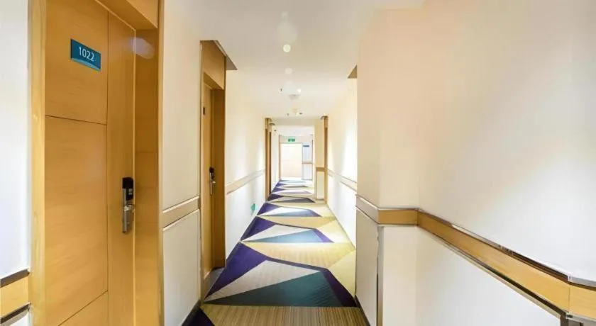 Bed in City Comfort Inn Nanning Guangxi University