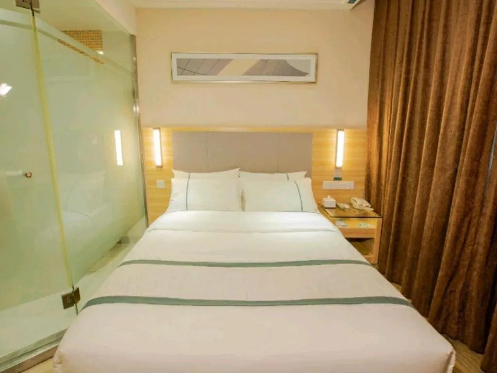 Bed in City Comfort Inn Nanning Guangxi University