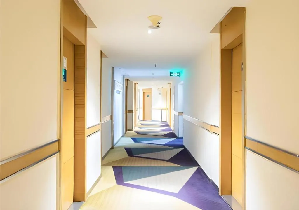 Bed in City Comfort Inn Nanning Guangxi University