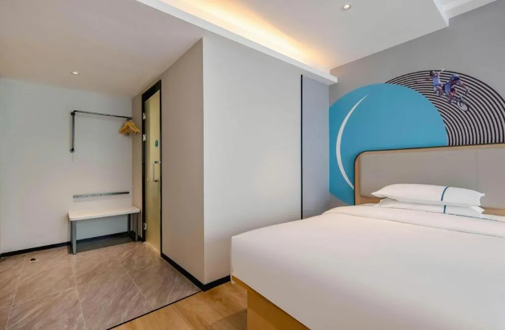 Bed in City Comfort Inn Nanning Guangxi University