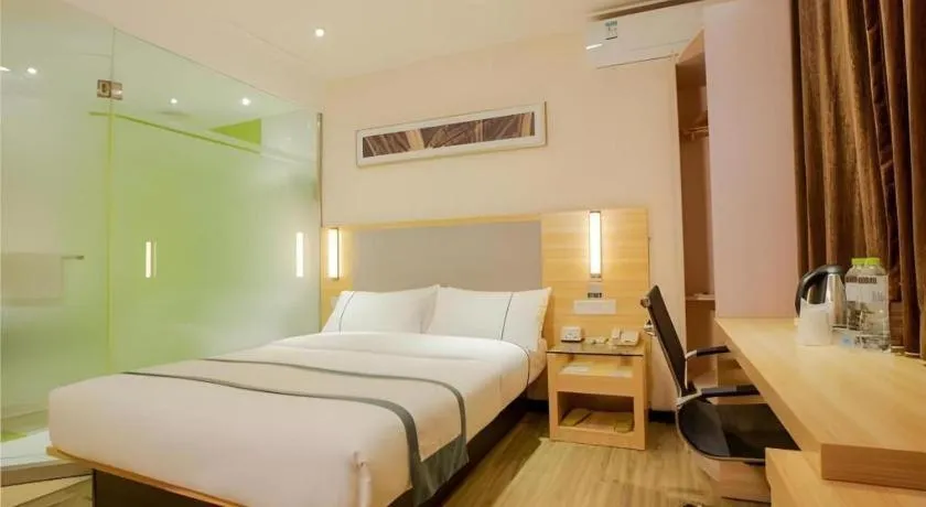 Bed in City Comfort Inn Nanning Guangxi University