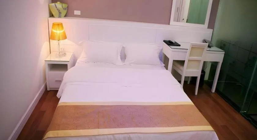 Bed in Hanoi Milan Hotel