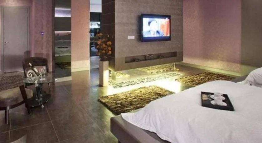 Bed in Qingdao Hengbo Hotel