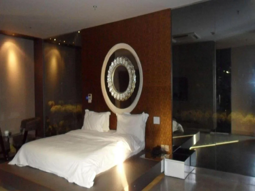 Bed in Qingdao Hengbo Hotel