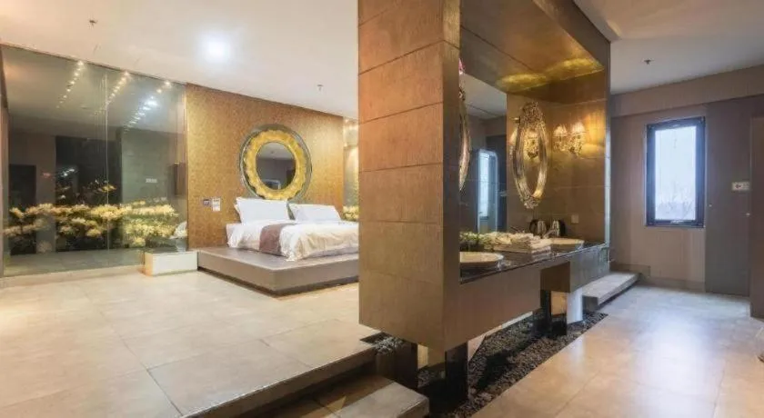 Bed in Qingdao Hengbo Hotel