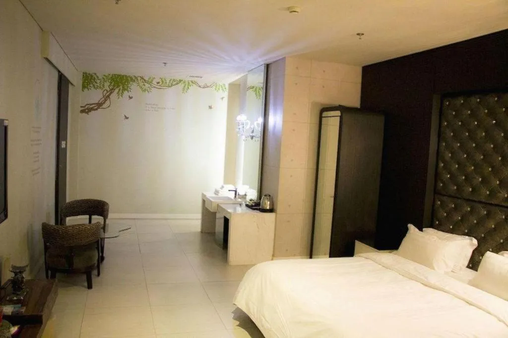 Bed in Qingdao Hengbo Hotel