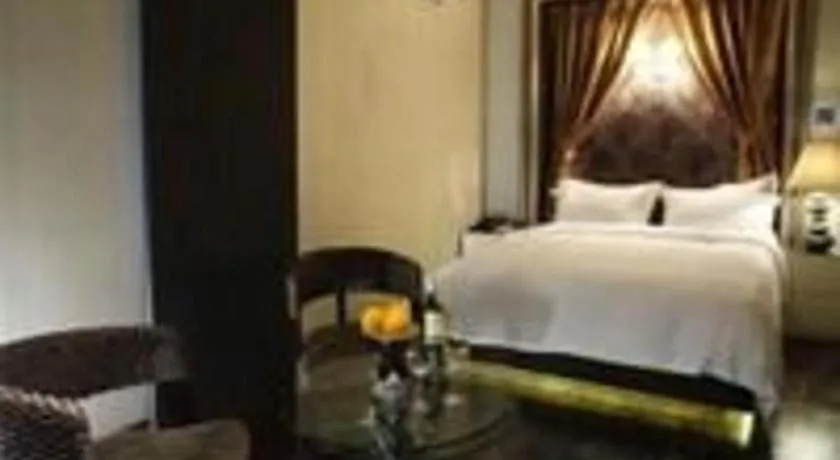 Bed in Qingdao Hengbo Hotel