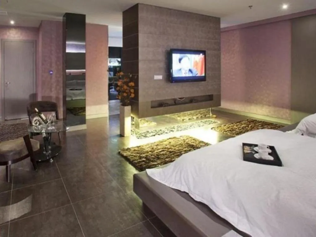 Bed in Qingdao Hengbo Hotel