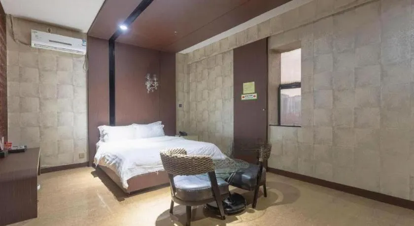 Bed in Qingdao Hengbo Hotel