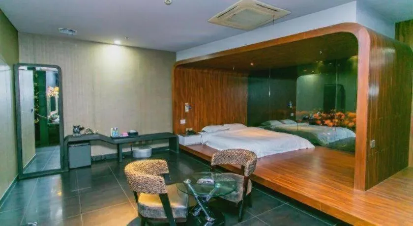 Bed in Qingdao Hengbo Hotel