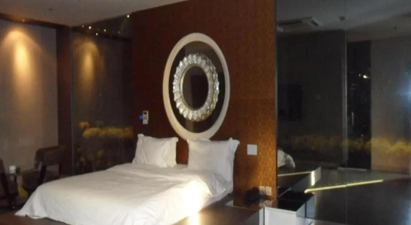 Bed in Qingdao Hengbo Hotel