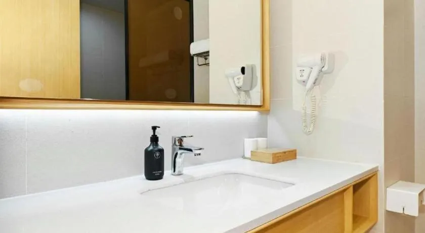 JI Hotel Shanghai Hongqiao Yan'an Xi Road