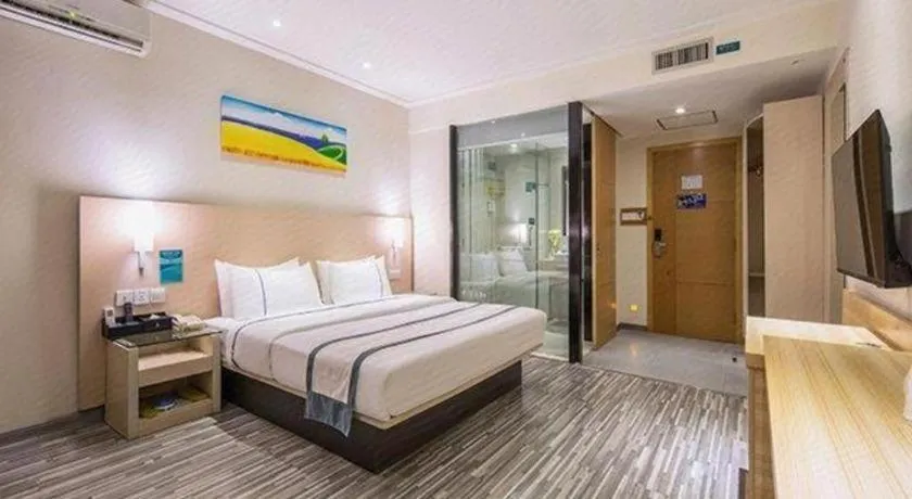 Bed in City Comfort Inn Wuzhou Wangcheng Square