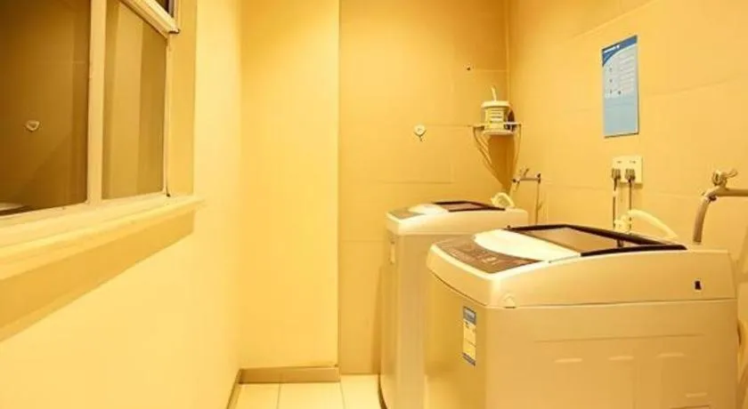 Bed in City Comfort Inn Wuzhou Wangcheng Square