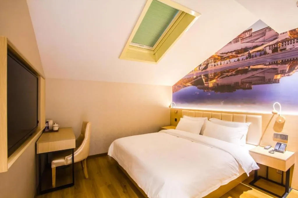 Bed in Hanting Premium Hotel Hangzhou West Lake Duanqiao