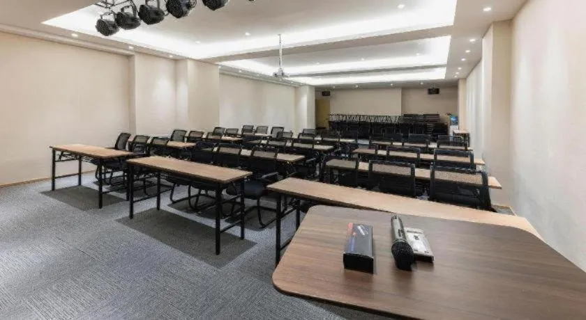 JI Hotel Dalian Xinghai Park