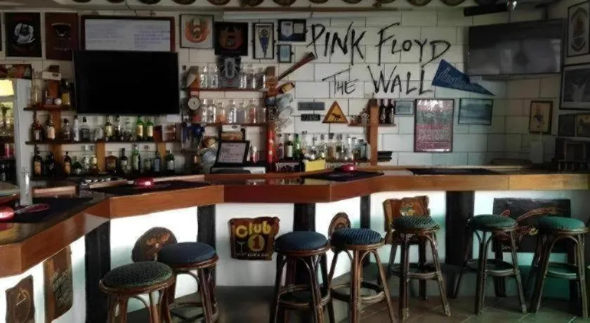 Harleys Pub and Hotel