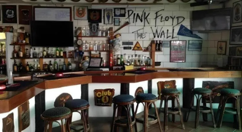 Harleys Pub and Hotel