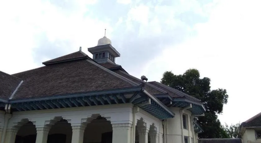 Zaen Hotel Syariah Solo