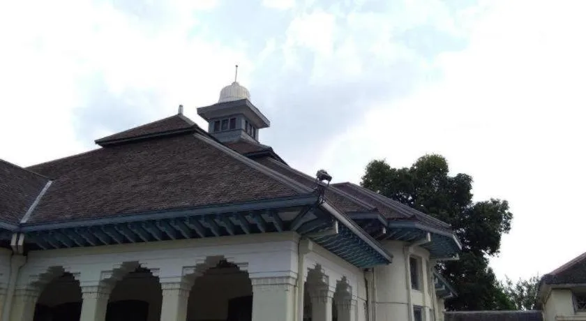 Zaen Hotel Syariah Solo