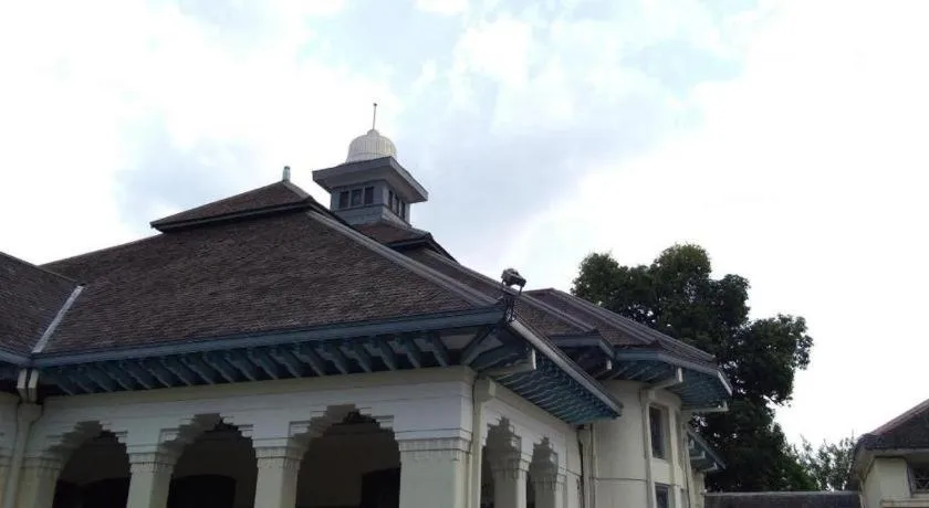 Zaen Hotel Syariah Solo