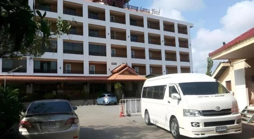Rayong Lanna Hotel