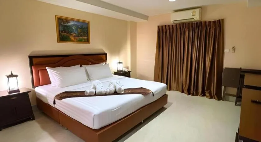 Bed in Rayong Lanna Hotel