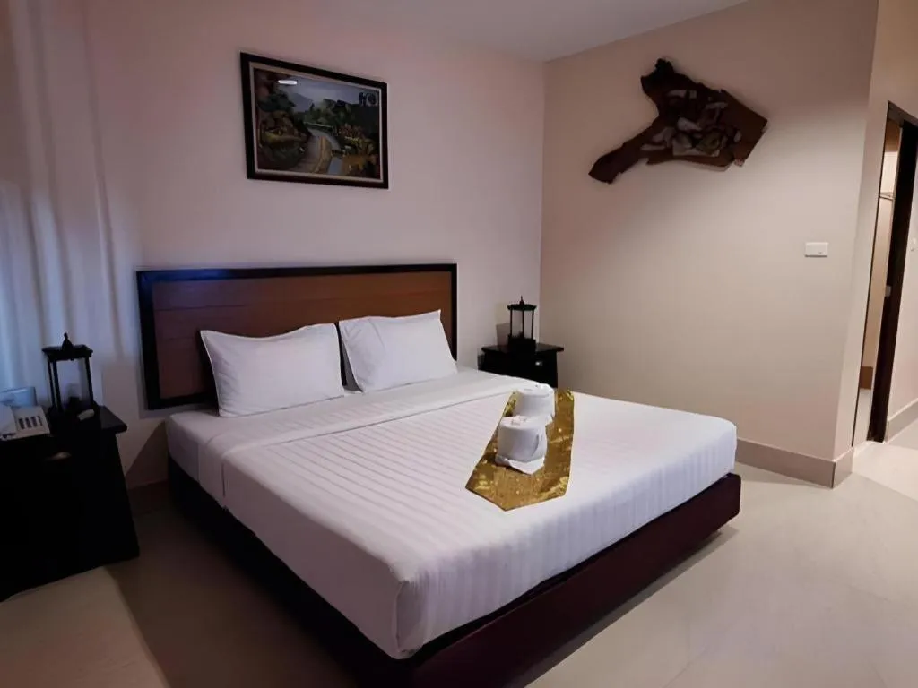 Bed in Rayong Lanna Hotel