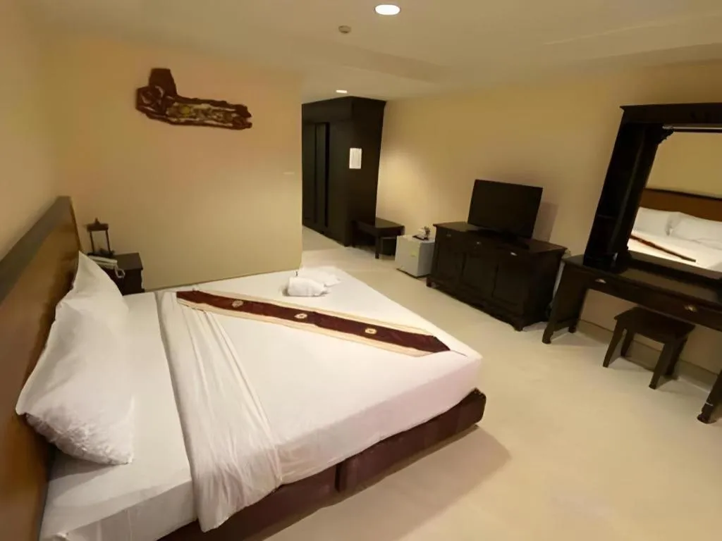 Bed in Rayong Lanna Hotel