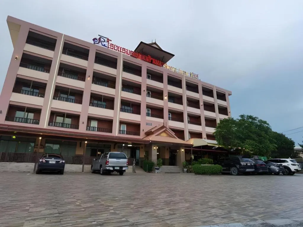 Rayong Lanna Hotel