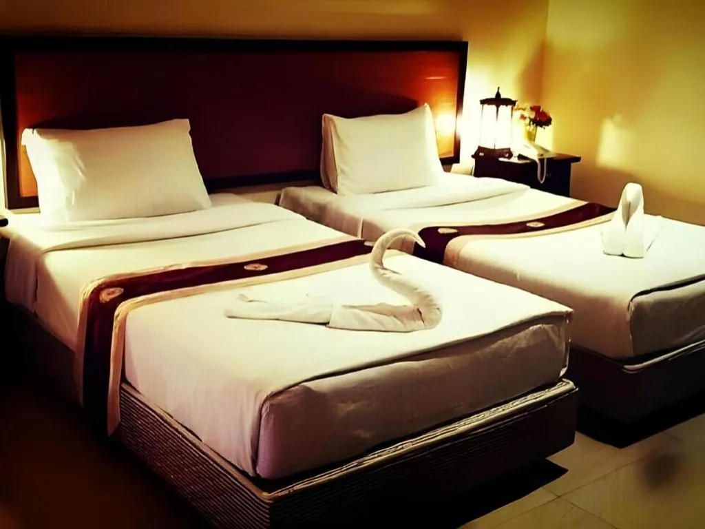 Bed in Rayong Lanna Hotel